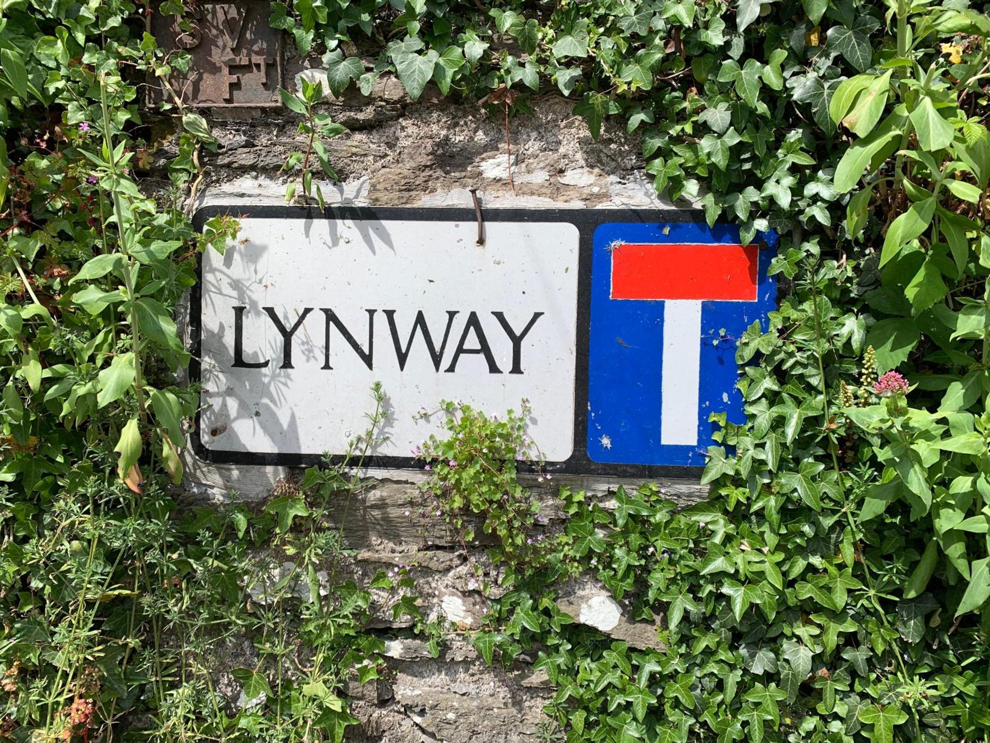 Pine Lodge Lynton Bagian luar foto